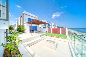 Unbeatable Price, Perfect for Groups with Sea Views by Deluxe Holiday Homes